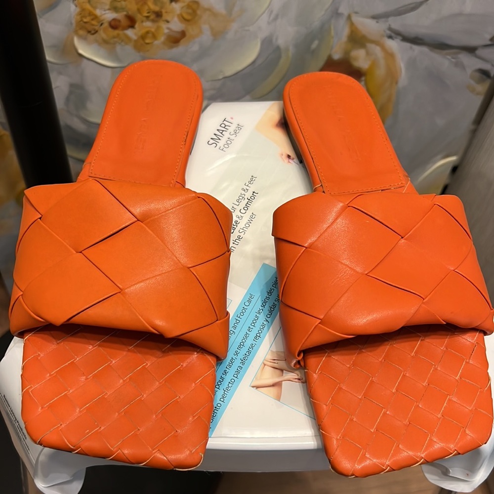 Bottega Veneta Orange - Picture 3 of 3